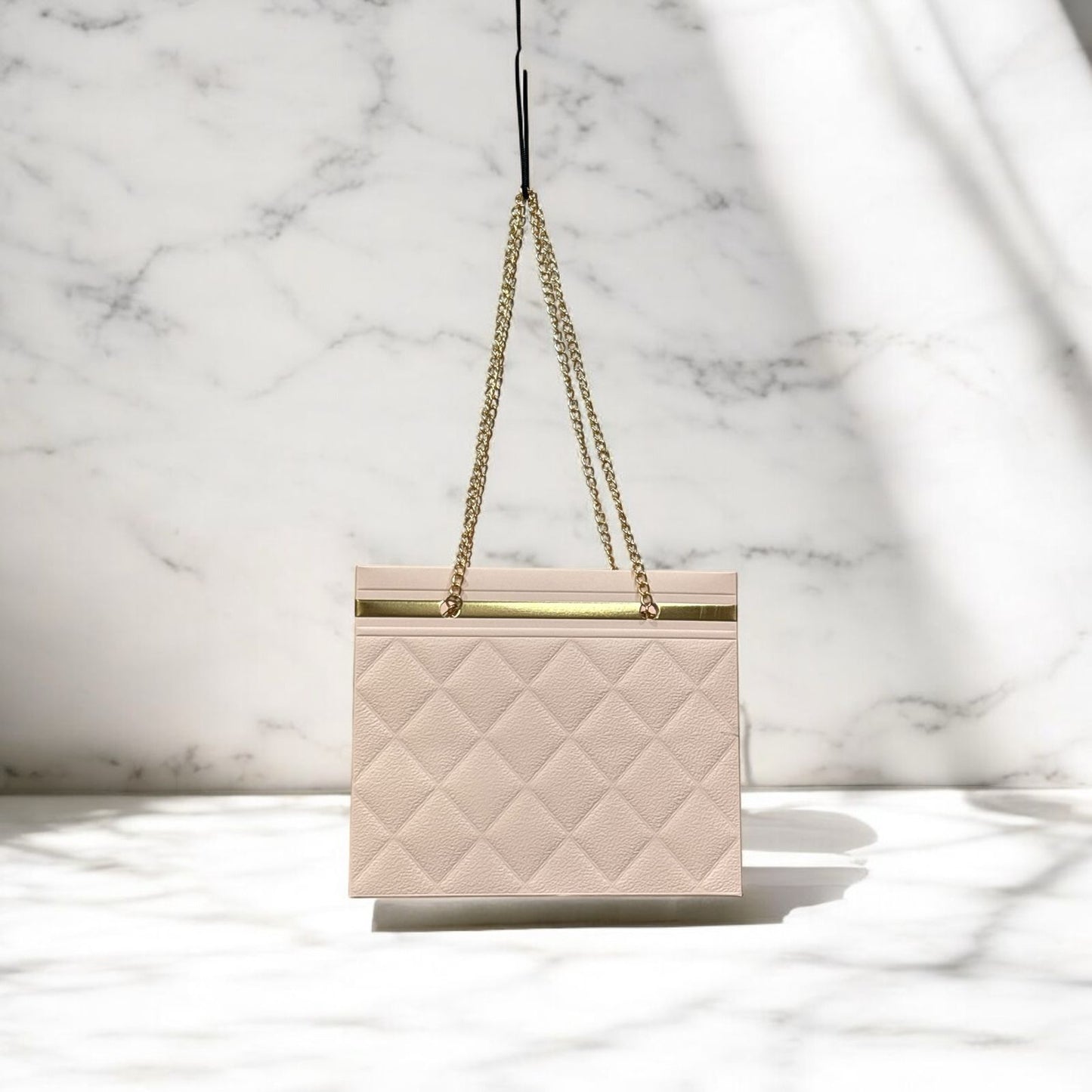 Elegant Quilted Shoulder Bag – Chic & Timeless Design